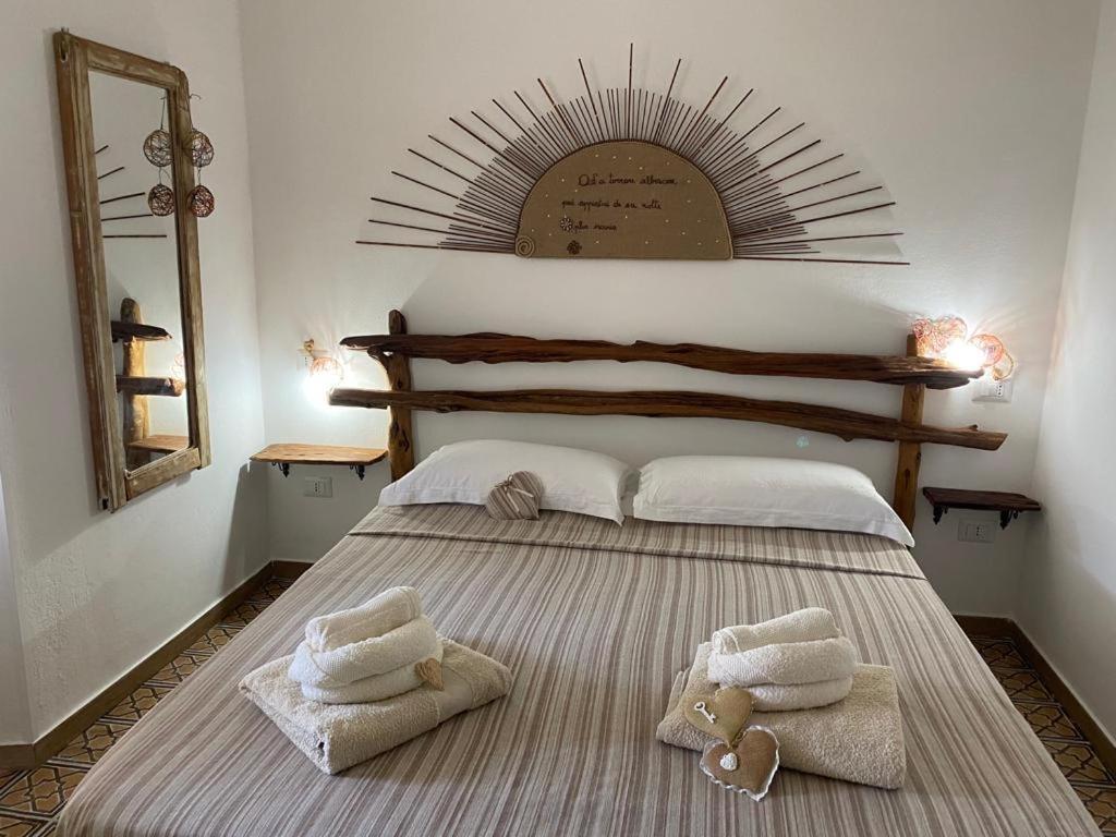 Steddueoro Bed and Breakfast Baunei Værelse billede